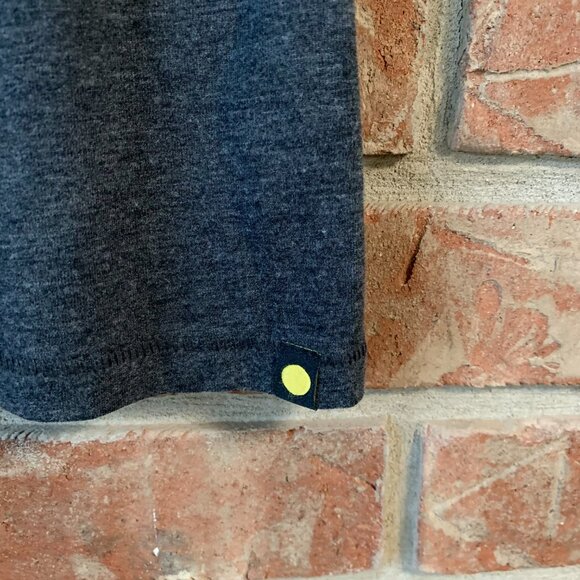 Life is Good Women's Vee X-Small Gray Bicycle Graphic V-Neck T-Shirt EUC - Picture 6 of 10